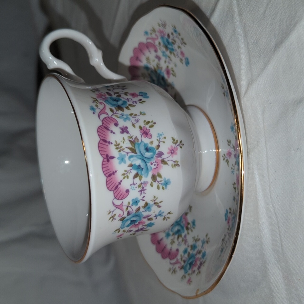 Gainsborough Bone China Pastel‎ Pink and Blue Floral Teacup and Saucer
